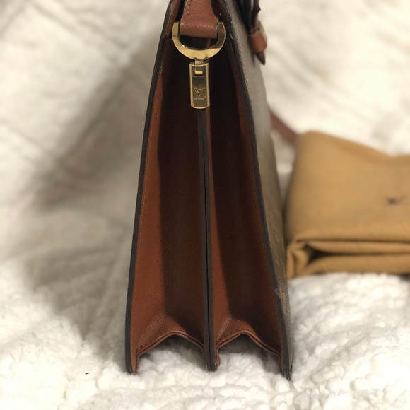 ✨SOLD✨ Louis Vuitton Courcelle Monogram - Picture 3 of 13